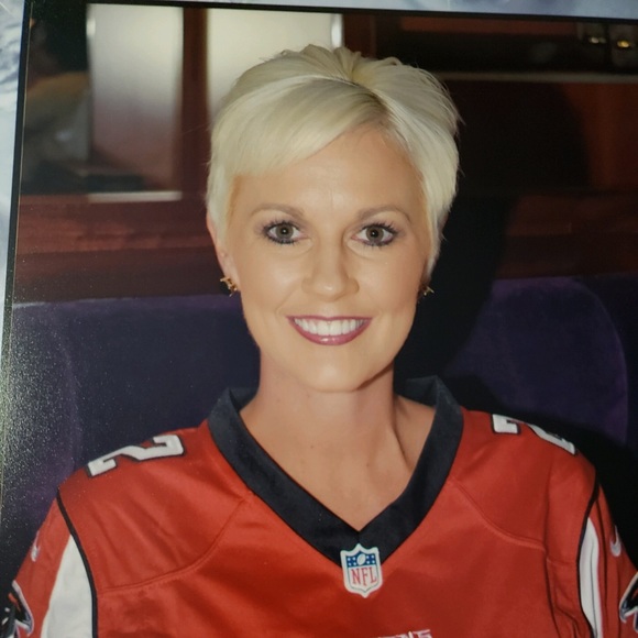 Meet your Posher, Jennifer - Picture 1 of 1